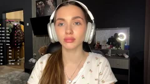 Nia online show from 04/08/26, 03:01