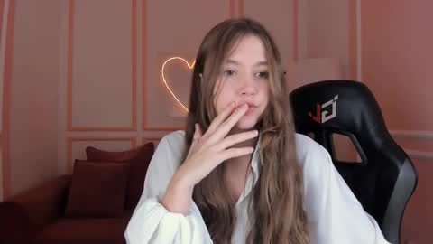 velvet_cherry online show from 09/24/25, 04:32