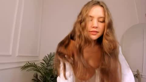 velvet_cherry online show from 11/03/25, 04:30