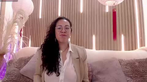 Snapshot of velvet_curly chatting on 05/22/26, 12:33 Emma Curly online show from 05/22/26, 12:33