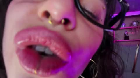 Isabella  online show from 12/21/25, 03:41