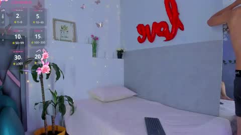 Stefany Y Diego online show from 05/31/26, 11:50