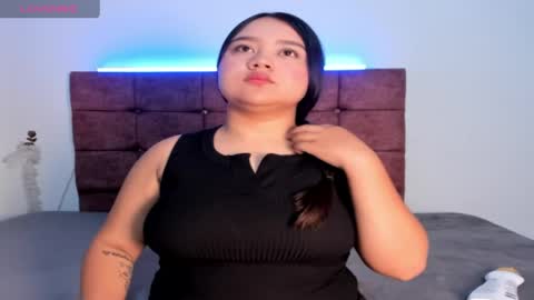 Snapshot of velvet_llove chatting on 03/24/26, 10:42 velvet online show from 03/24/26, 10:42