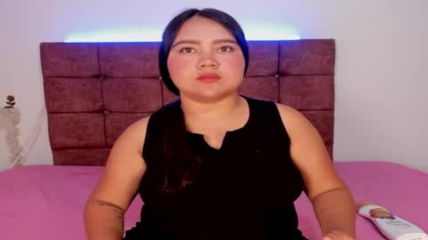 Snapshot of velvet_llove chatting on 04/07/26, 10:37 velvet online show from 04/07/26, 10:37