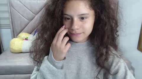 Snapshot of velvet_moon_v chatting on 09/19/25, 01:12 velvet_moon_v online show from 09/19/25, 01:12