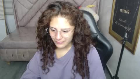 Snapshot of velvet_moon_v chatting on 11/24/25, 01:22 velvet_moon_v online show from 11/24/25, 01:22