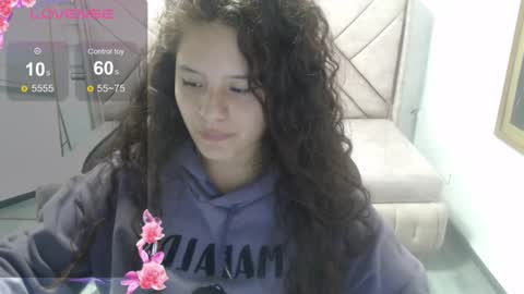 velvet_moon_v online show from 02/19/26, 07:54