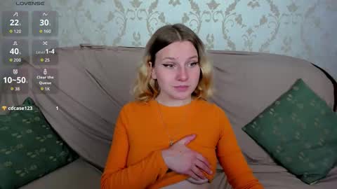 velvet_peach_ online show from 09/12/25, 05:29