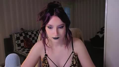 Violet online show from 05/12/26, 12:46