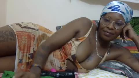 Snapshot of velvet_temptress chatting on 02/02/25, 04:22 velvet online show from 02/02/25, 04:22