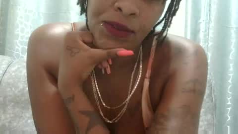 Snapshot of velvet_temptress chatting on 02/19/25, 04:55 velvet online show from 02/19/25, 04:55