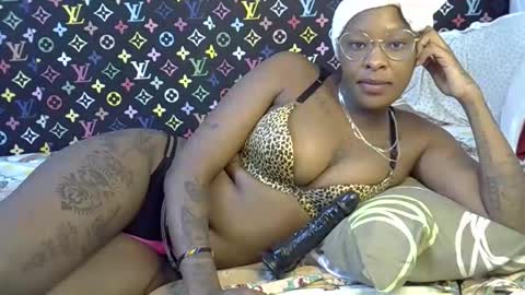 Snapshot of velvet_temptress chatting on 10/18/25, 05:21 velvet online show from 10/18/25, 05:21