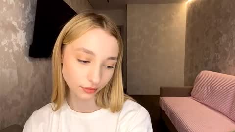 Nika online show from 11/19/25, 07:08