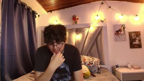 Snapshot of velvetkai_nom chatting on 04/13/26, 02:28 Kai 3 online show from 04/13/26, 02:28