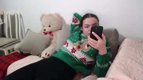 velvetmoon123 online show from 12/15/25, 10:03