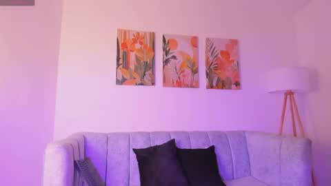 Snapshot of velvetnoir__ chatting on 04/14/26, 11:16 online show from 04/14/26, 11:16