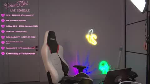 VelvetTGirl online show from 04/12/26, 02:33