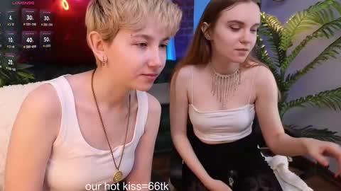 Snapshot of velvetvalkyries chatting on 02/26/25, 02:36 CLEOshort hair TIna long hair online show from 02/26/25, 02:36