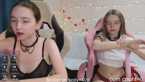 Snapshot of velvetvalkyries chatting on 11/29/25, 05:16 CLEOshort hair TIna long hair online show from 11/29/25, 05:16