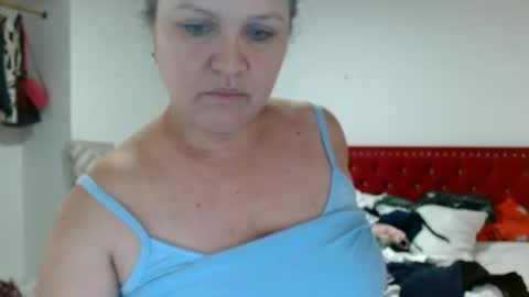 Snapshot of venecasexy44 chatting on 06/17/26, 03:02 venecasexy44 online show from 06/17/26, 03:02