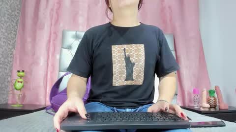 veneno hot online show from 12/17/25, 12:44