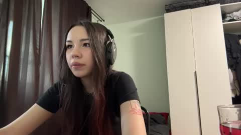 Milla online show from 06/21/26, 06:43
