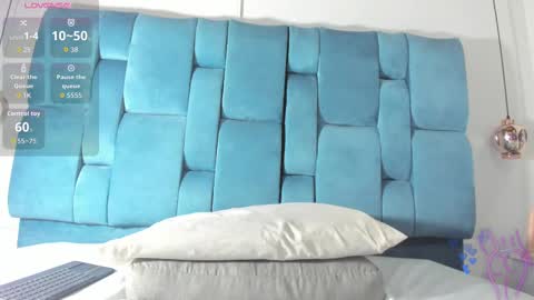 venezolana_caro online show from 11/20/25, 12:16