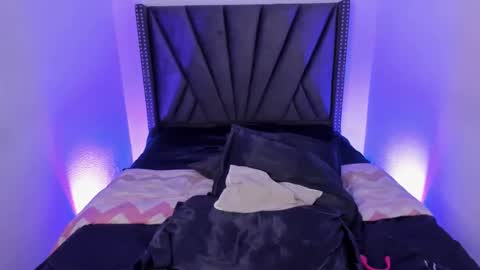 Snapshot of venezuelangoddess chatting on 03/05/25, 01:42 Miss B. online show from 03/05/25, 01:42