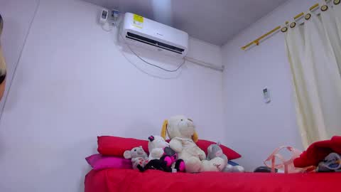 Snapshot of vennuss01 chatting on 04/07/26, 12:27 vennuss01 online show from 04/07/26, 12:27