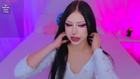 Snapshot of venomeowww_ chatting on 11/04/25, 03:16 Vivian online show from 11/04/25, 03:16