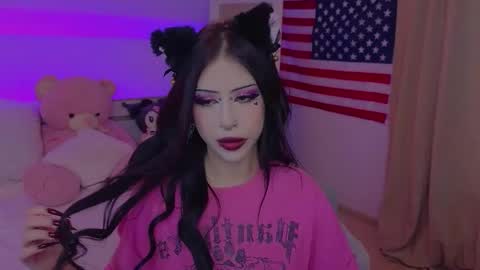 Snapshot of venomeowww_ chatting on 02/05/26, 04:06 Vivian online show from 02/05/26, 04:06