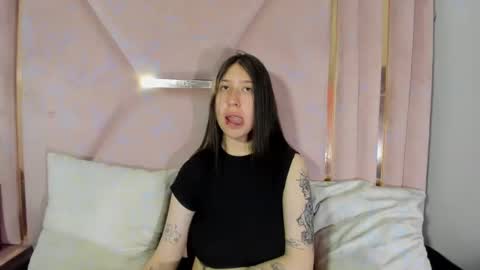 Snapshot of venurmorgan chatting on 09/18/25, 04:09 venurmorgan online show from 09/18/25, 04:09