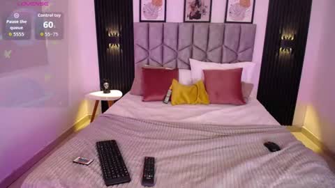 Snapshot of venus_999_ chatting on 07/05/26, 10:06 venus_999_ online show from 07/05/26, 10:06