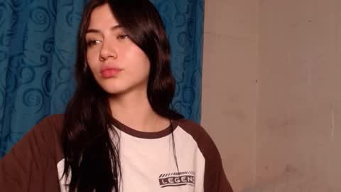 Snapshot of venus_art11 chatting on 12/27/24, 04:15 venus_art11 online show from 12/27/24, 04:15