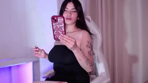 Snapshot of venus_art11 chatting on 01/05/25, 02:27 venus_art11 online show from 01/05/25, 02:27