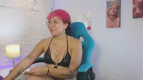 Snapshot of venus_midnight chatting on 07/15/26, 09:09 VENNUS online show from 07/15/26, 09:09