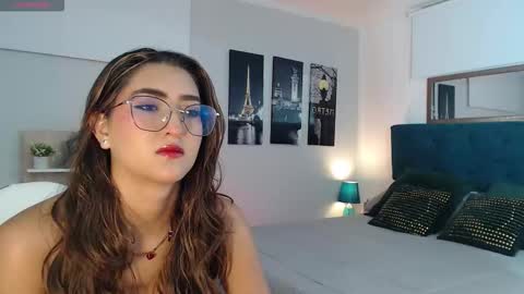 Mia online show from 10/07/25, 12:35