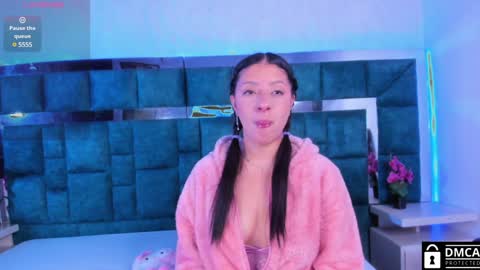 Snapshot of venus_velez chatting on 01/15/25, 01:09 Venus online show from 01/15/25, 01:09