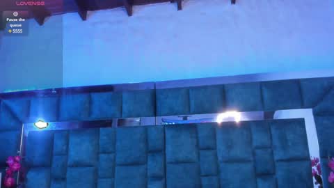 Snapshot of venus_velez chatting on 01/23/25, 01:24 Venus online show from 01/23/25, 01:24