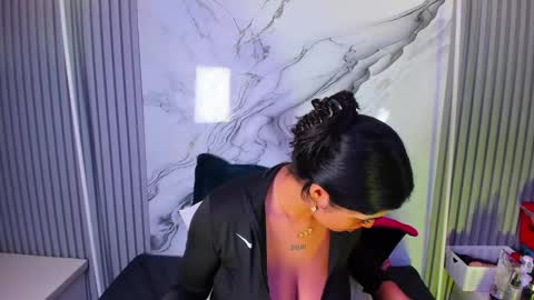 Venusowen  online show from 05/13/26, 02:03
