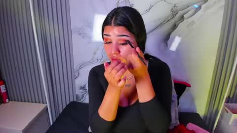 Snapshot of venusowen_ chatting on 07/15/26, 01:27 Venusowen online show from 07/15/26, 01:27
