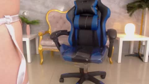 Snapshot of venuss09_s chatting on 12/22/25, 02:14 venuss online show from 12/22/25, 02:14