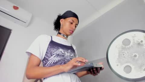 Snapshot of venuss_03 chatting on 04/08/26, 03:28 venuss_03 online show from 04/08/26, 03:28