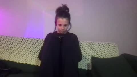 venustheflytrap online show from 10/30/25, 04:47