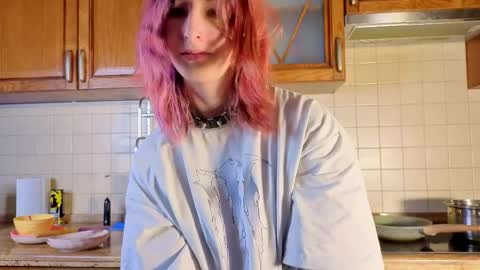 Snapshot of veolatownson chatting on 05/15/26, 08:05 Erica online show from 05/15/26, 08:05