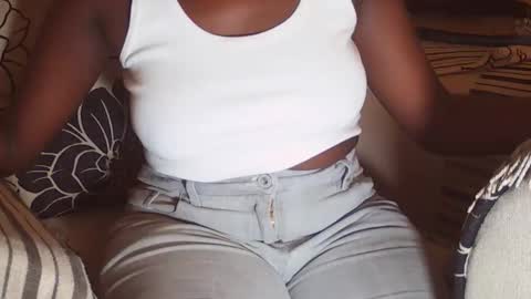 Snapshot of vera_bliss21 chatting on 10/09/25, 11:30 vera_bliss21 online show from 10/09/25, 11:30