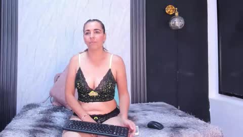 Snapshot of verabeautiful chatting on 01/10/26, 07:37 verabeautiful online show from 01/10/26, 07:37