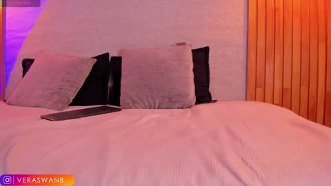 veraswan1 online show from 12/05/24, 10:01