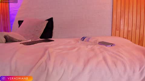 veraswan1 online show from 12/06/24, 01:29