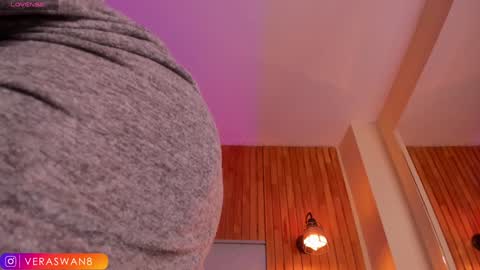 veraswan1 online show from 12/07/24, 03:04